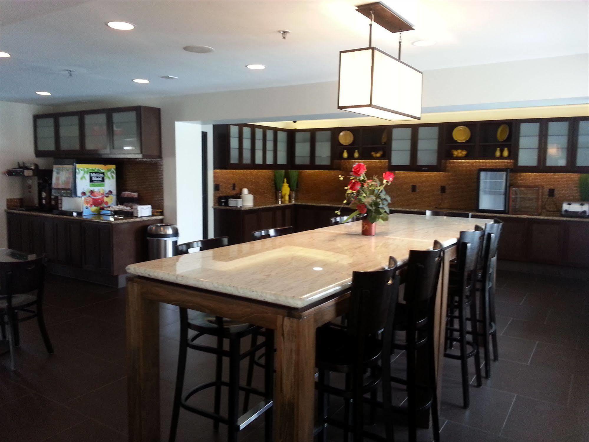 Best Western Plus Rancho Cordova Inn Bagian luar foto
